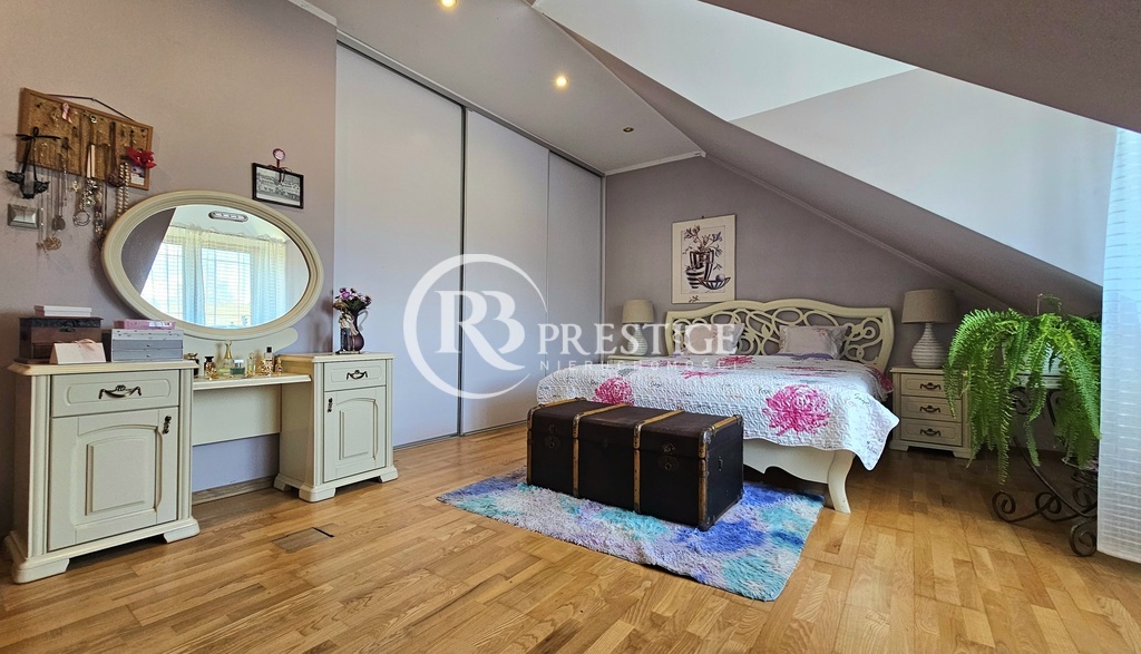 Dom z lokalem usł. pośród zieleni i ciszy. (3)