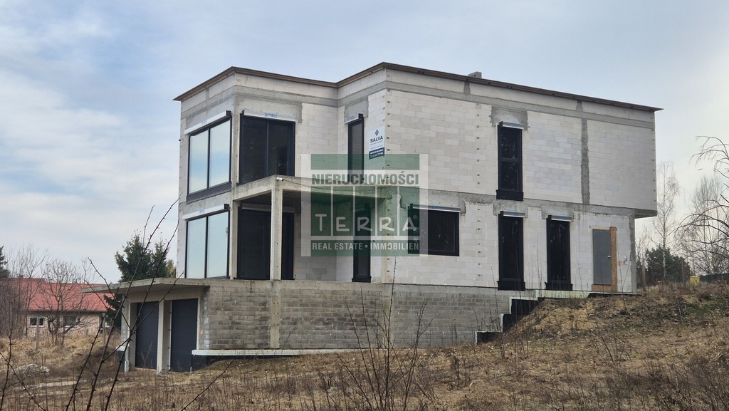 Nowoczesny dom z widokiem. (24)