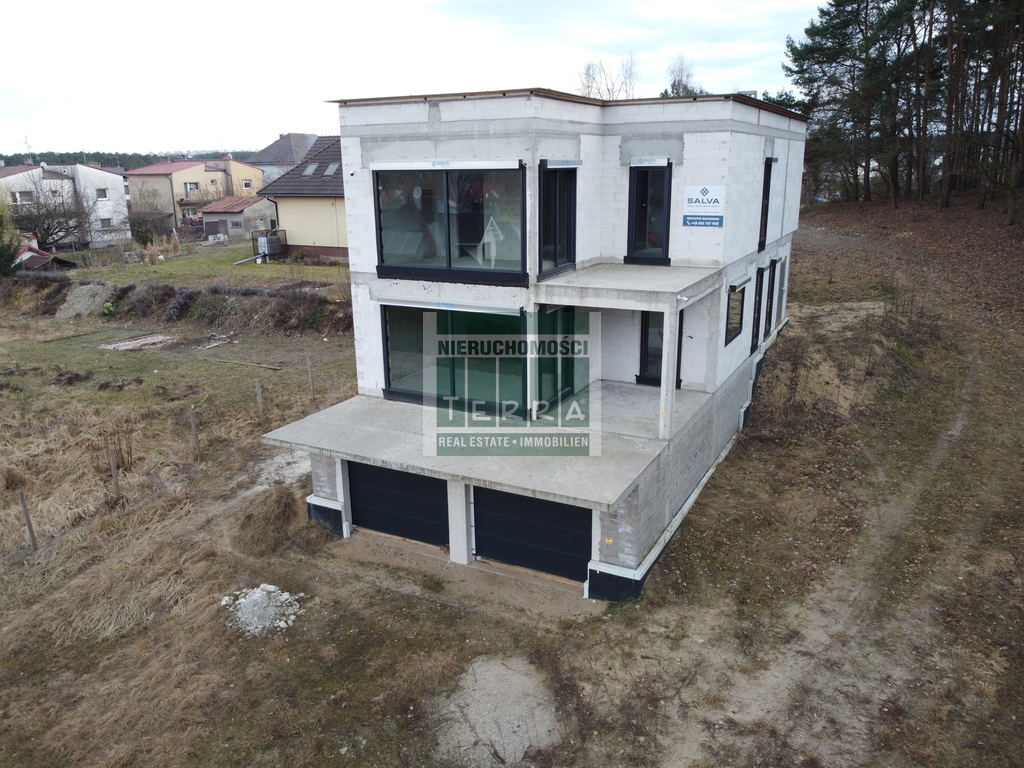 Nowoczesny dom z widokiem. (25)