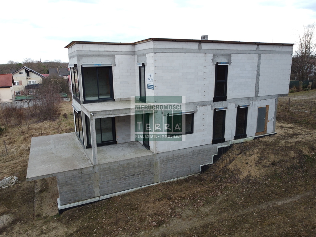 Nowoczesny dom z widokiem. (26)