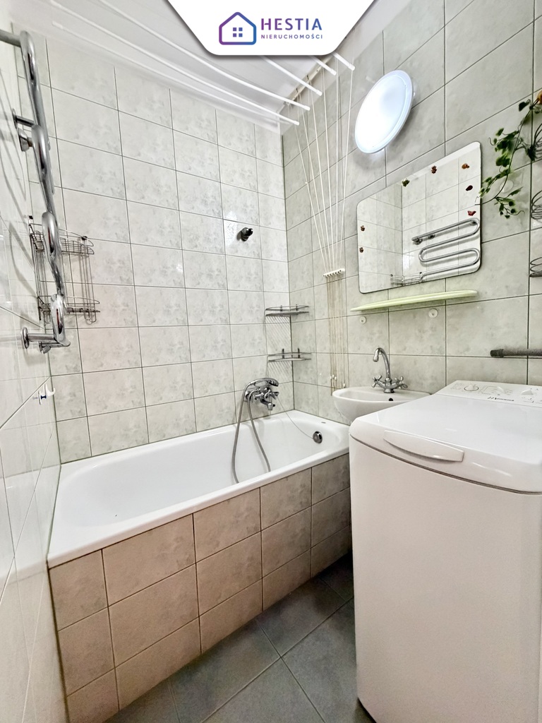 3-pok z oddzielną kuchnią. Balkon, piwnica. (10)