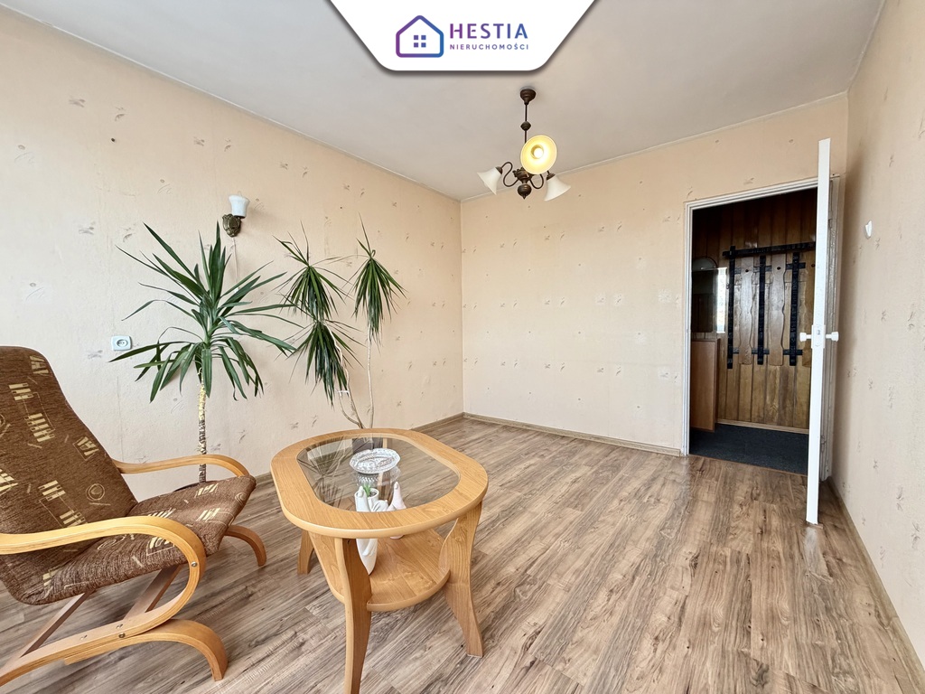 3-pok z oddzielną kuchnią. Balkon, piwnica. (8)