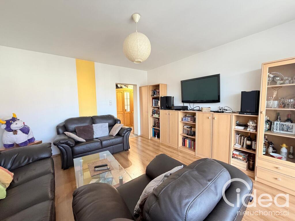 2/3 pokoje z 2 balkonami, os. Arkońskie (4)