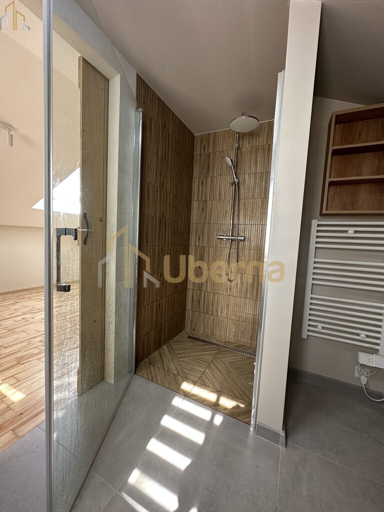 Dom i garaż nad wodą - światłowód (21)