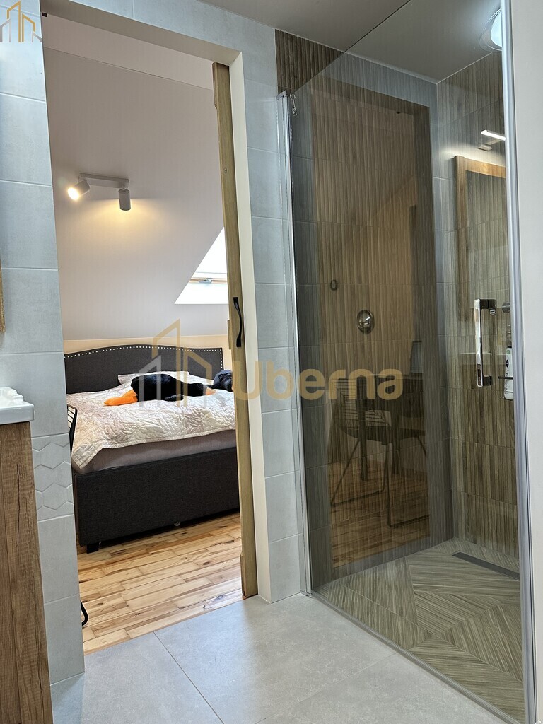 Dom i garaż nad wodą - światłowód (24)