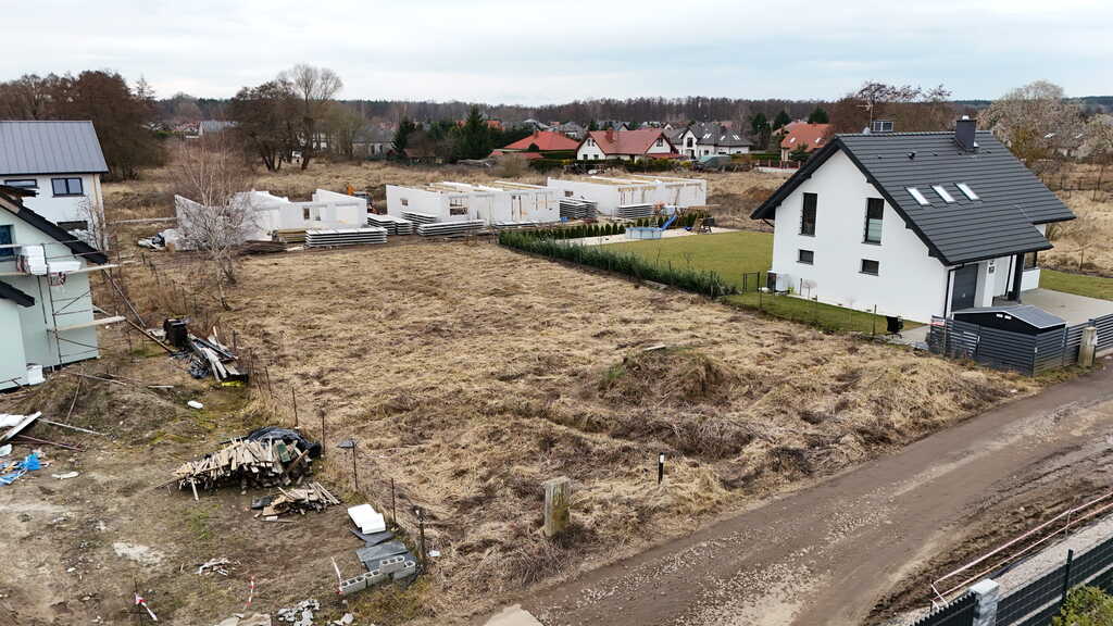 Działka w Dobrej, 972m2, Media (3)