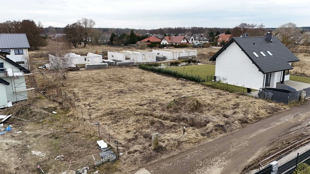 Działka w Dobrej, 972m2, Media (3)