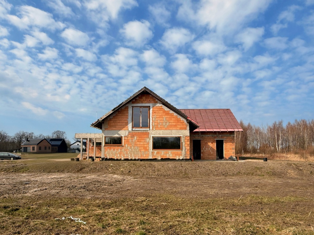 Ekskluzywny dom do wykończenia 1,5 km od Bałtyku! (13)