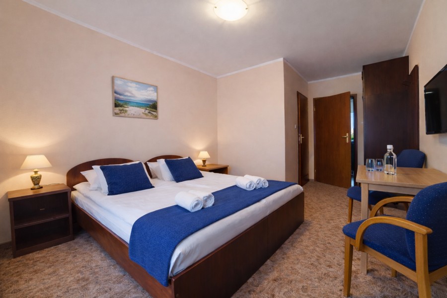 Wolnostojący, 823 m2, Łopienica  (12)