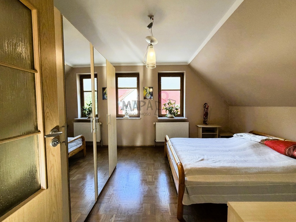 Dom wolno stojący z garażem - topowa lokalizacja! (14)