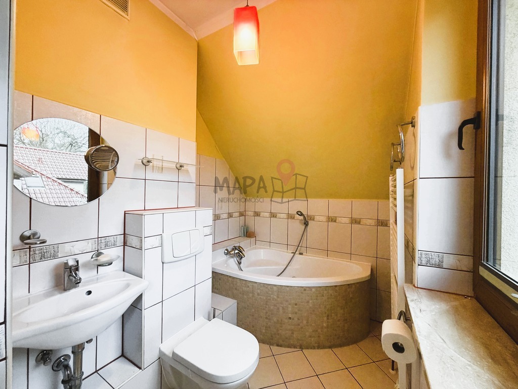 Dom wolno stojący z garażem - topowa lokalizacja! (16)