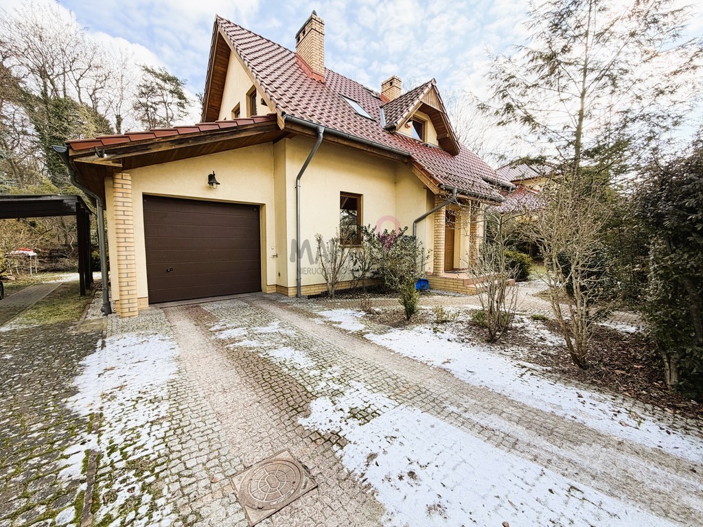 Dom wolno stojący z garażem - topowa lokalizacja! (20)