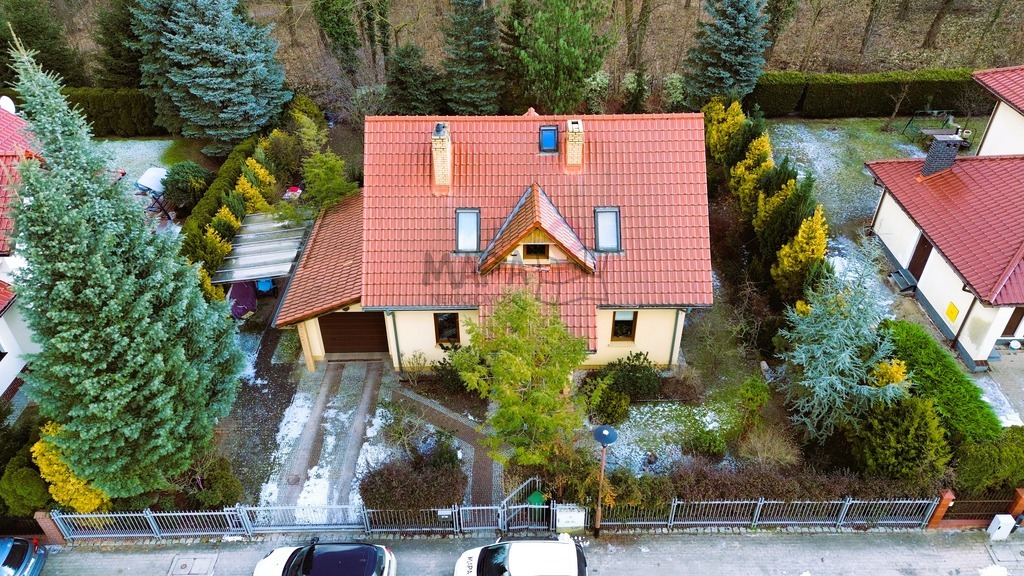 Dom wolno stojący z garażem - topowa lokalizacja! (22)