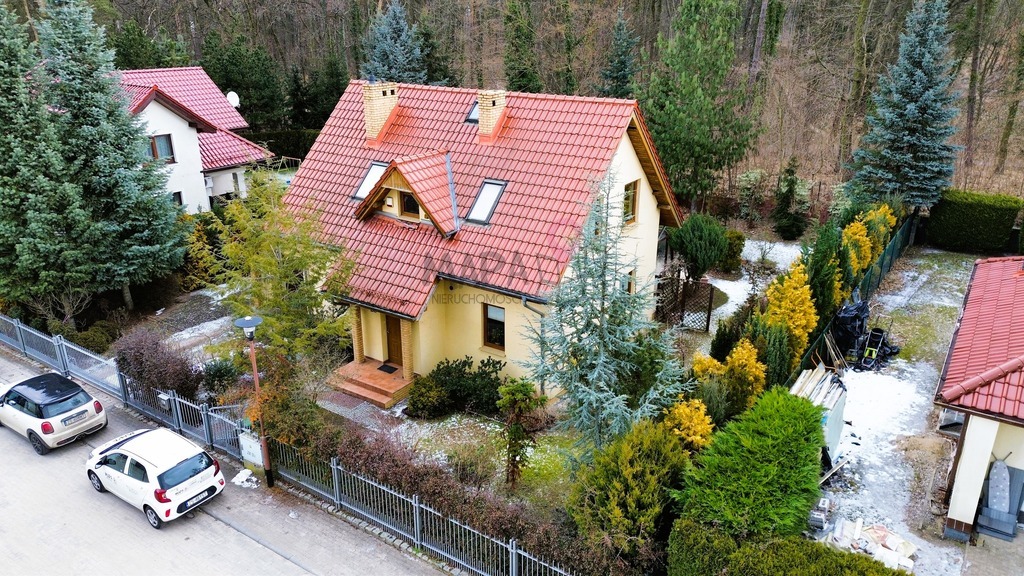 Dom wolno stojący z garażem - topowa lokalizacja! (26)