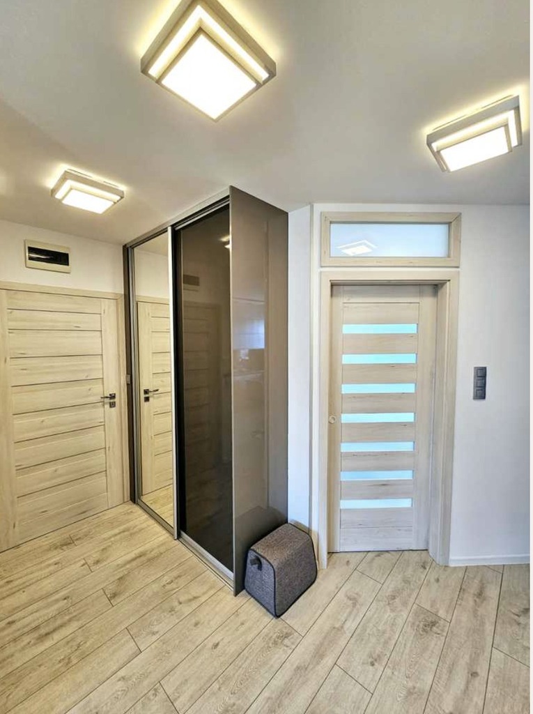 Komfortowe 2 pokoje w centrum Polic (6)