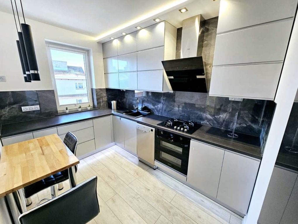 Komfortowe 2 pokoje w centrum Polic (3)