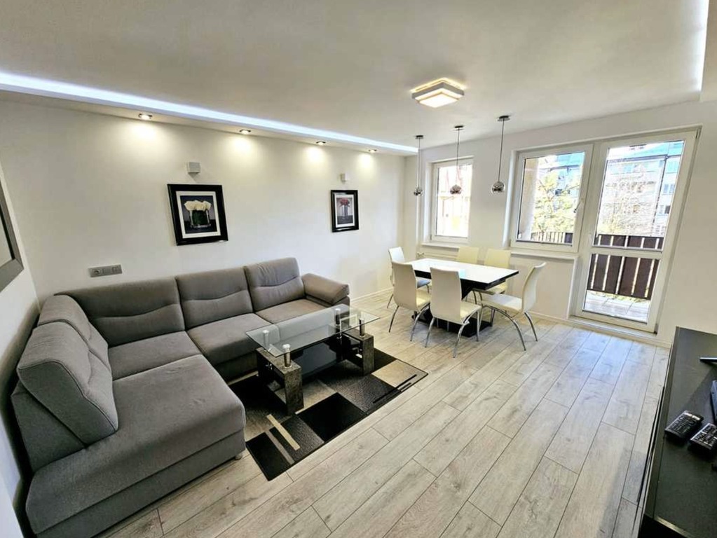 Komfortowe 2 pokoje w centrum Polic (1)