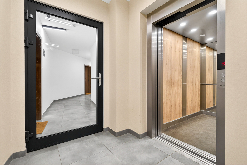 Piękne mieszkanie z widokiem na Odrę! (19)