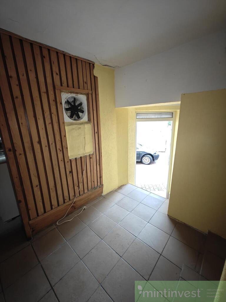 Lokal usługowy w centrum miasta (5)