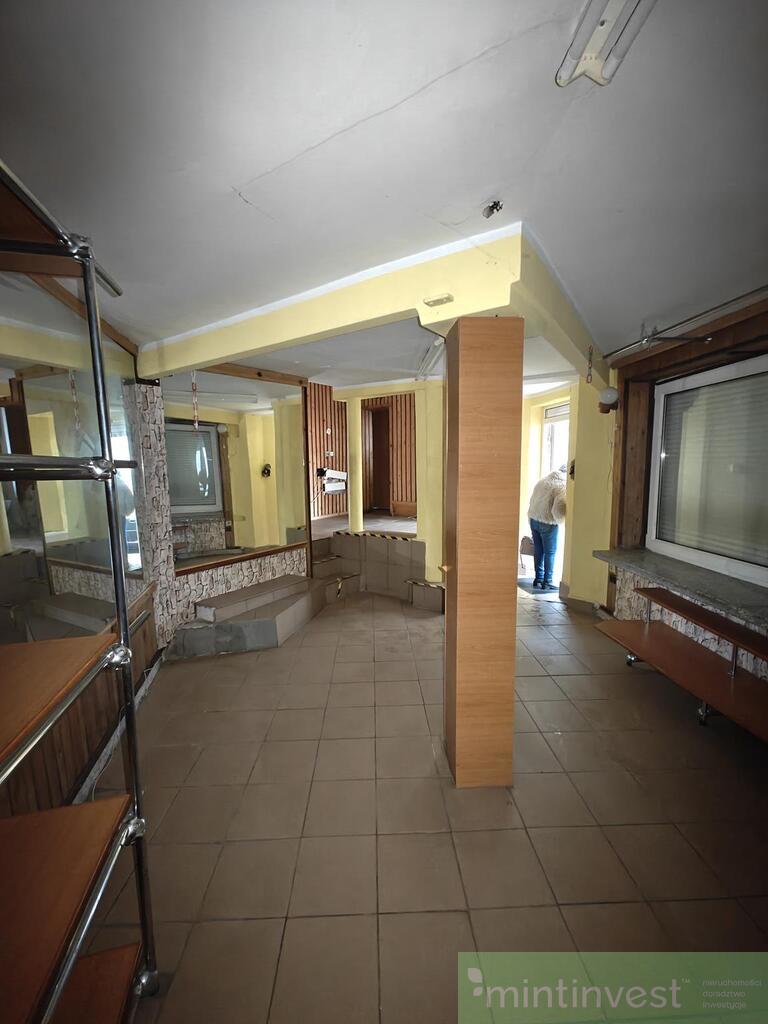 Lokal usługowy w centrum miasta (7)