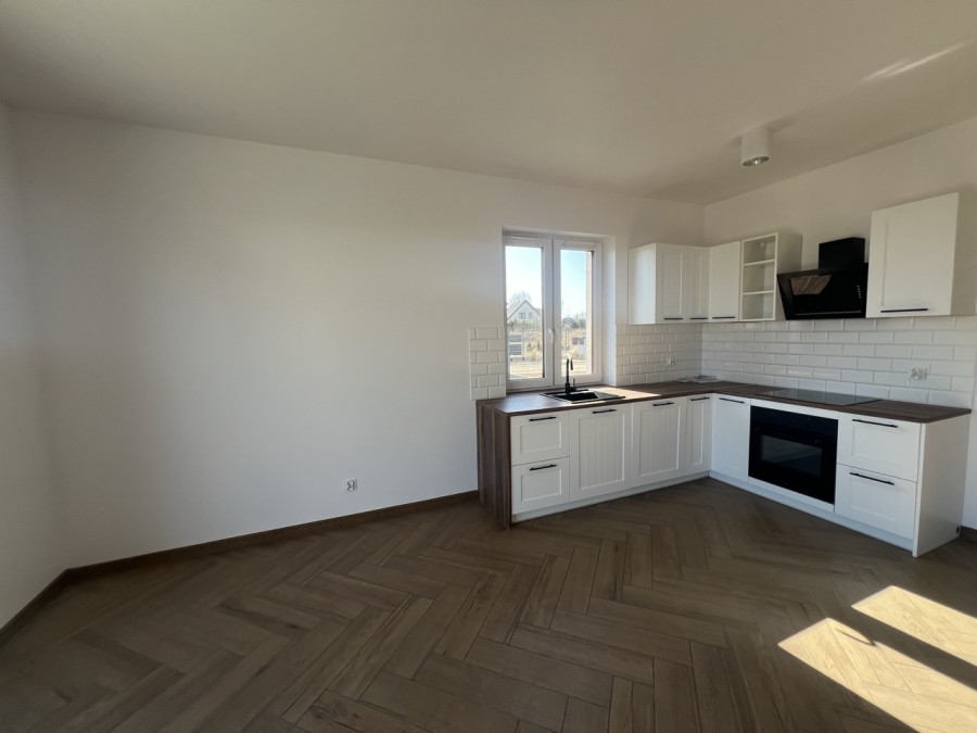 Nowoczesny dom w otulinie lasu i jeziora Miedwie-Skalin (9)