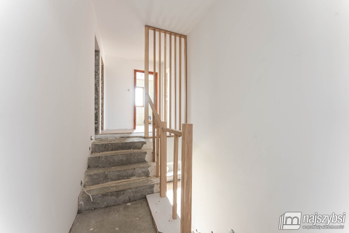 BROJCE K.GRYFIC- Nowy dom z halą produkcyjną (18)