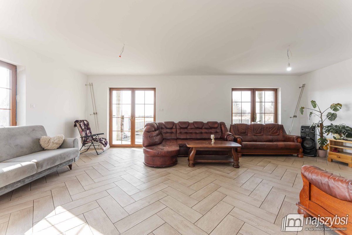 BROJCE K.GRYFIC- Nowy dom z halą produkcyjną (9)