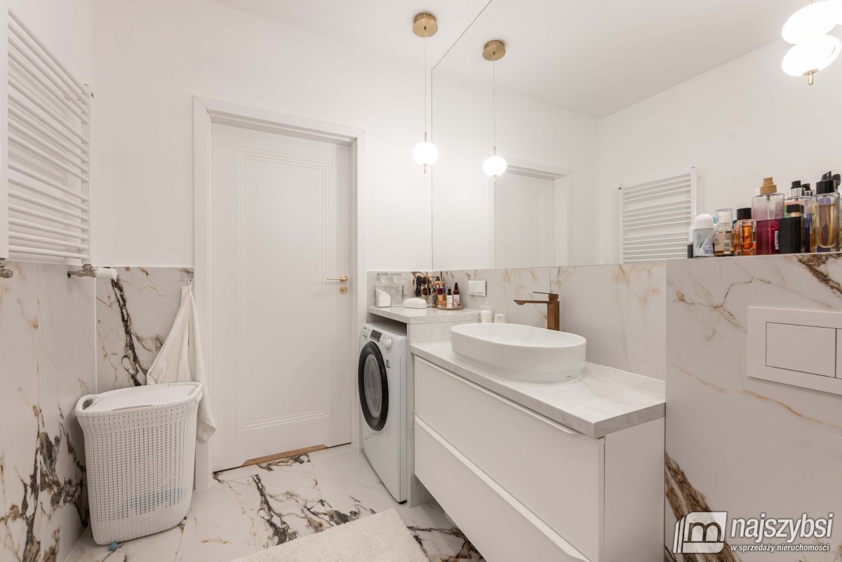 Kołobrzeg-2pok. z miejscem  postojowym i komórką (9)