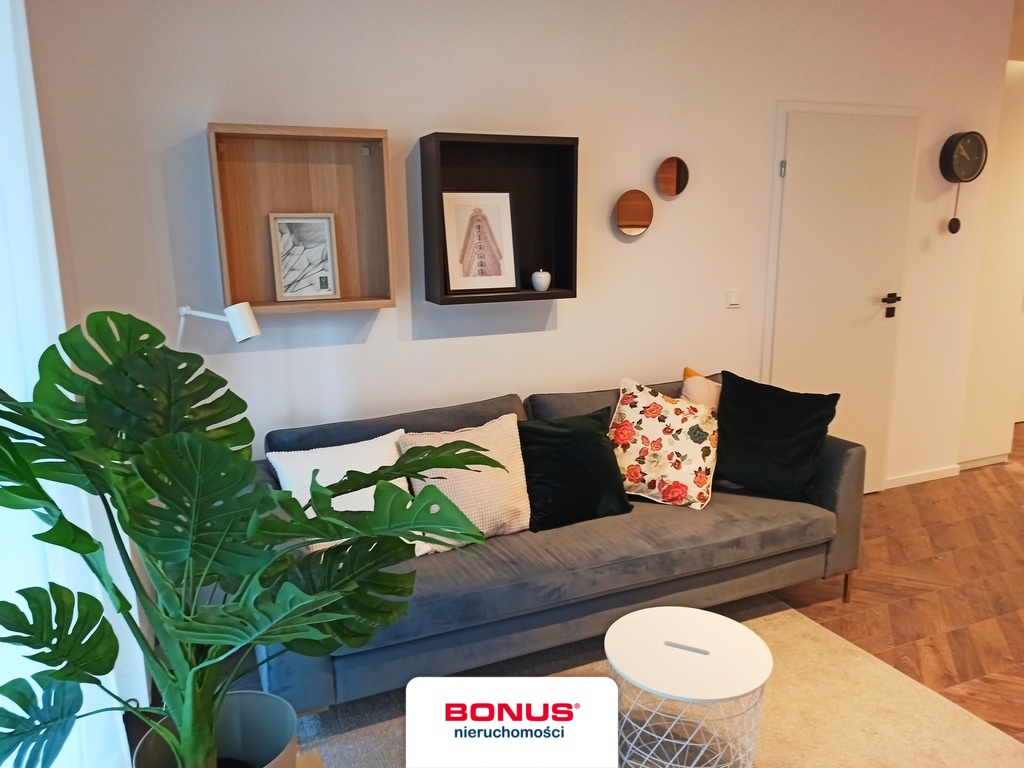 Wyposażone Z ogródkiem Z miejscem w hali (3)