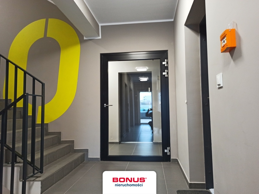 Wyposażone Z ogródkiem Z miejscem w hali (10)