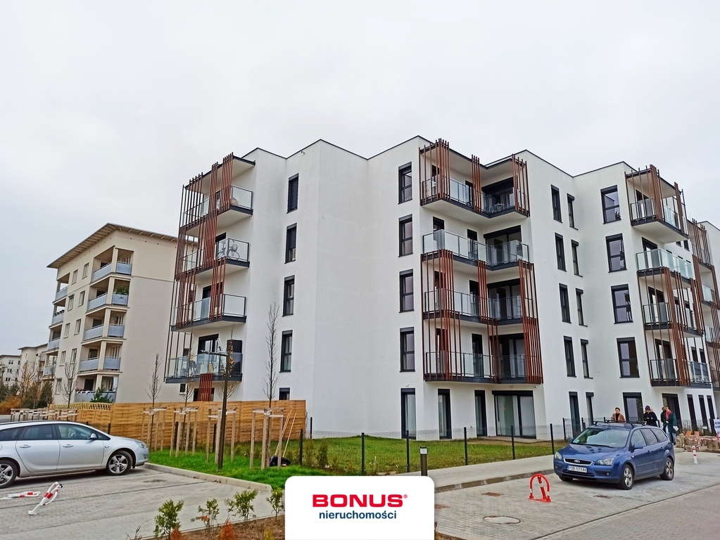 Wyposażone Z ogródkiem Z miejscem w hali (12)