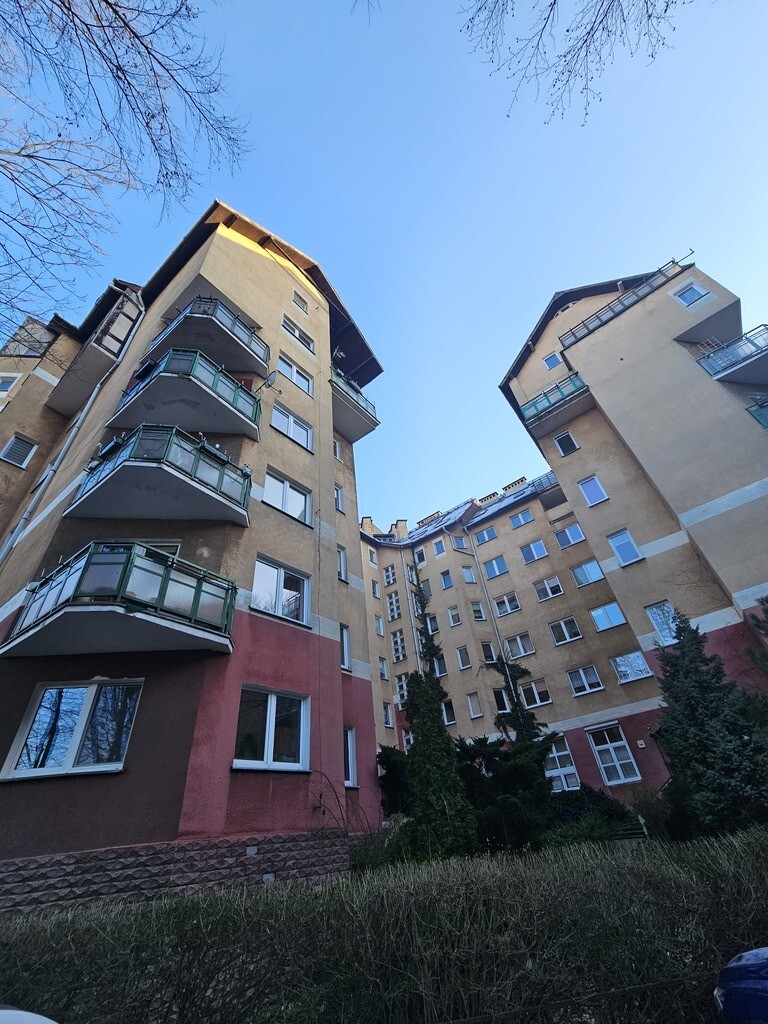 Dwupoziomowe mieszkanie  z balkonem przy parku (1)