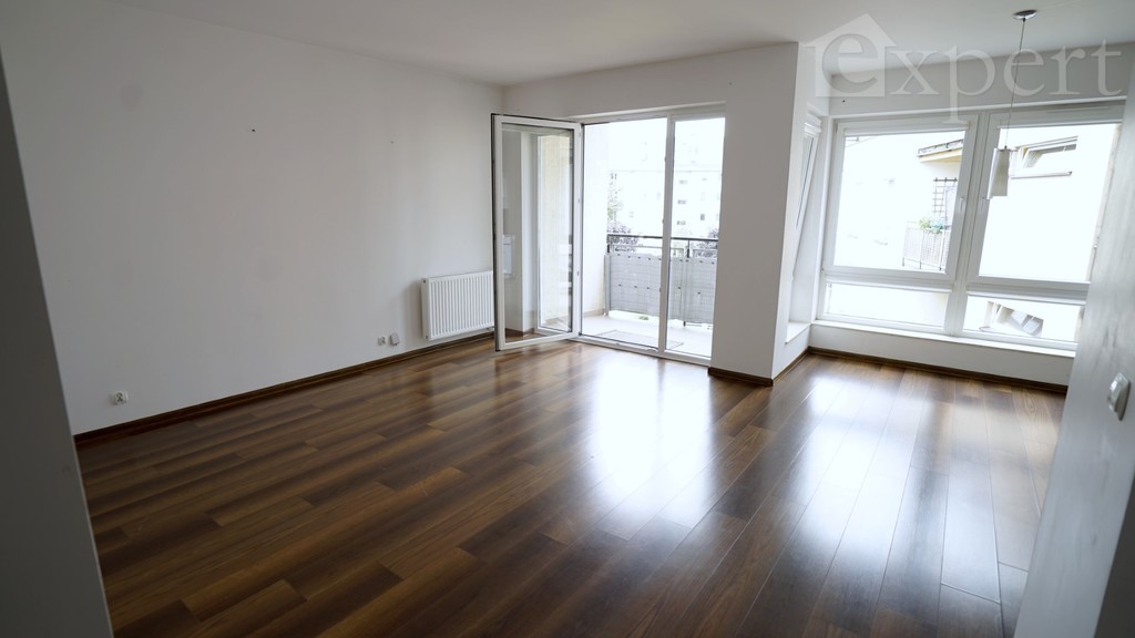 Duże, Komfortowe mieszkanie z miejscem garażowym. (3)