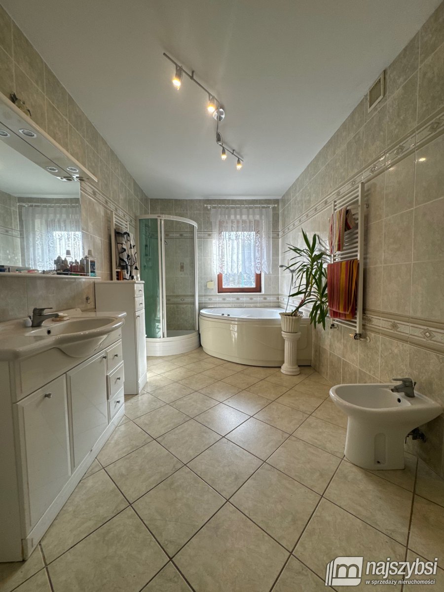 CHOSZCZNO - Piękny Dom z ogródkiem  (24)