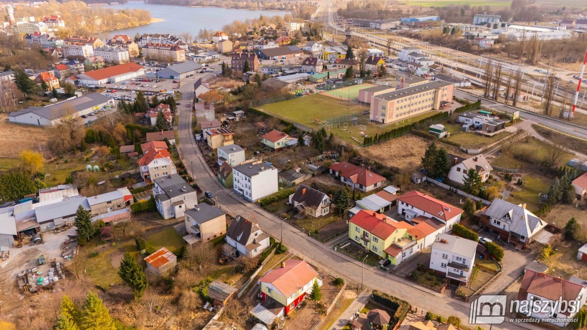CHOSZCZNO - Piękny Dom z ogródkiem  (39)