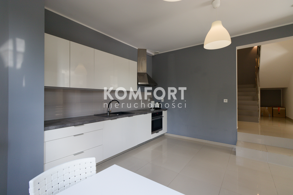 Luksusowy dom z ogrodem na osiedlu zamkniętym (7)