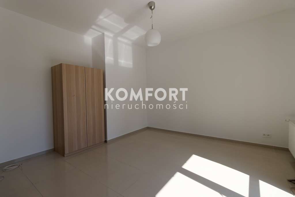 Luksusowy dom z ogrodem na osiedlu zamkniętym (8)