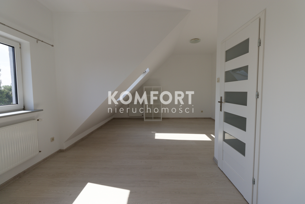 Luksusowy dom z ogrodem na osiedlu zamkniętym (11)