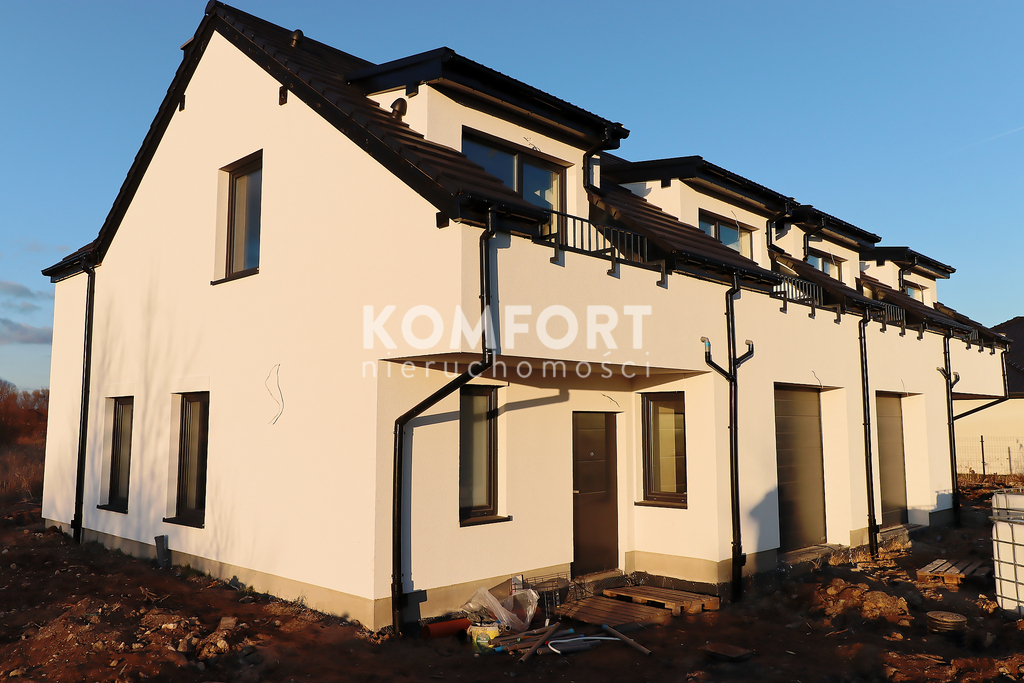 Zamieszkaj w Dobrej i miej widok na pola i las (2)