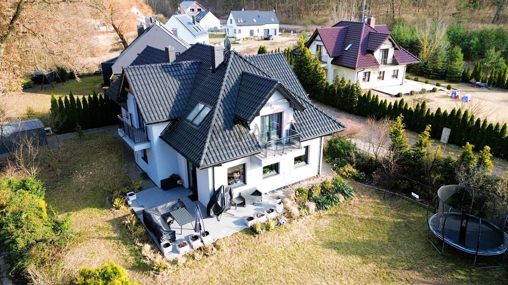 Dom na granicy Szczecina z wejściem do lasu (1)