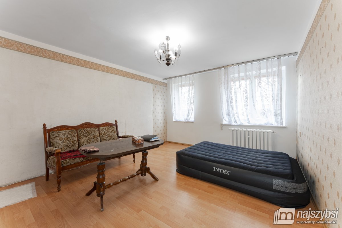 Nowogard-2 pokoje na parterze z garażem w centrum  (2)