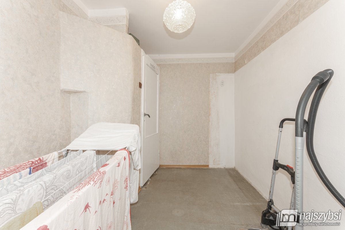 Nowogard-2 pokoje na parterze z garażem w centrum  (5)