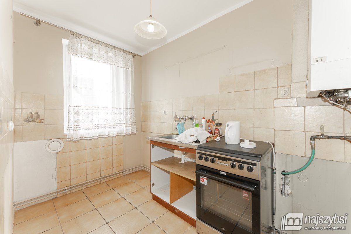 Nowogard-2 pokoje na parterze z garażem w centrum  (6)