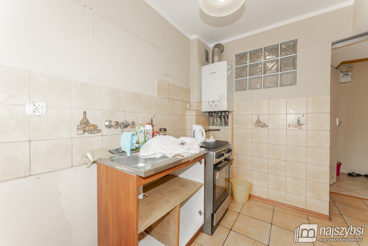 Nowogard-2 pokoje na parterze z garażem w centrum  (7)