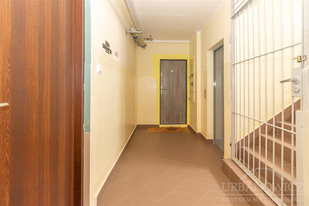 1-pok. z balkonem. Możliwość na 2-pok, 9 piętro. (11)