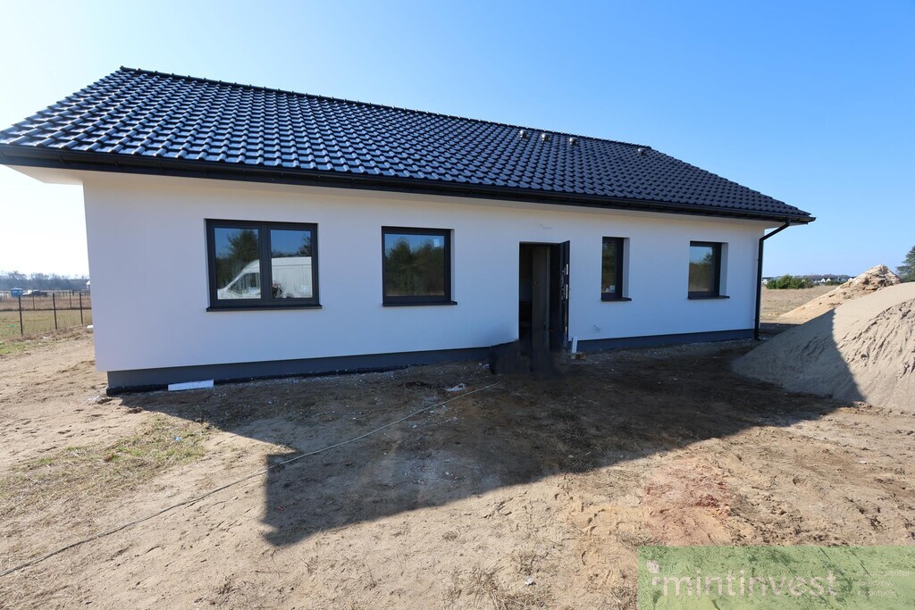 ATRAKCYJNY DOM PARTEROWY w STANIE DEWELOPERSKIM (6)