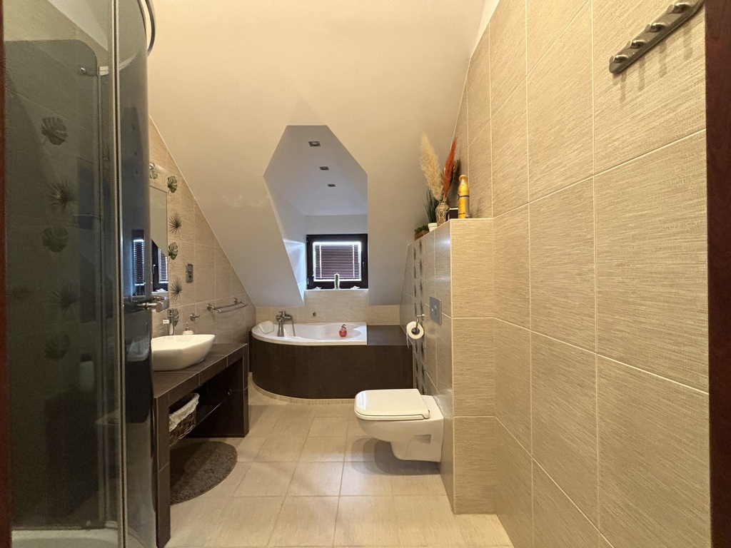 Atrakcyjny dom Warszewo 6 pokoi ! (12)