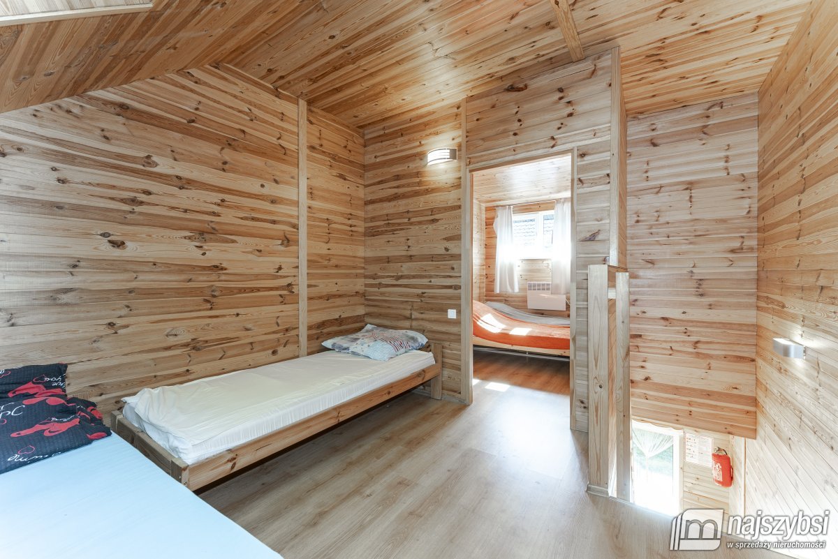 USTRONIE MORSKIE-DOMEK Z OGRÓDKIEM 500m OD PLAŻY ! (10)