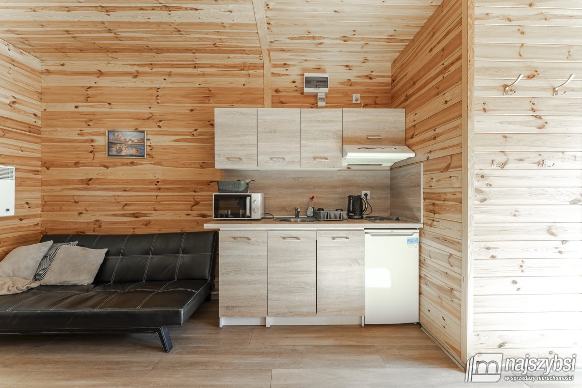 USTRONIE MORSKIE-DOMEK Z OGRÓDKIEM 500m OD PLAŻY ! (4)