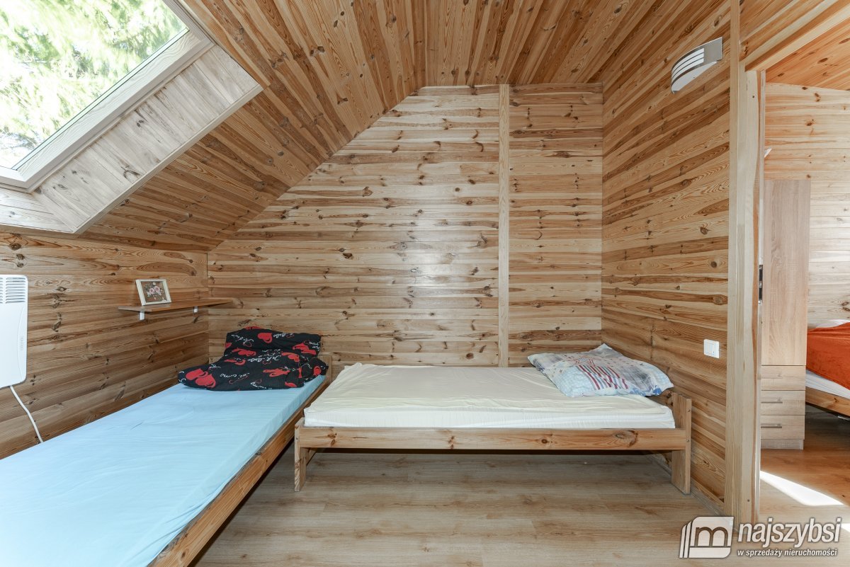 USTRONIE MORSKIE-DOMEK Z OGRÓDKIEM 500m OD PLAŻY ! (9)